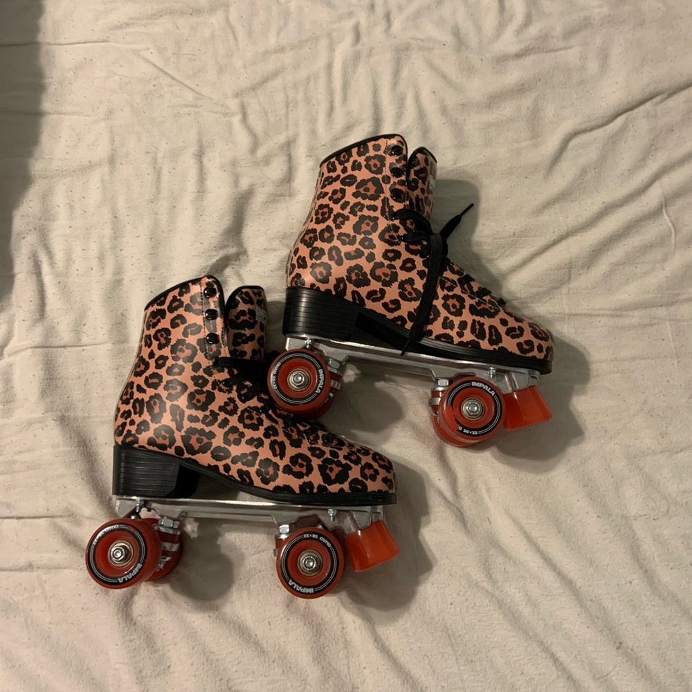 Leopard Impala roller skates. Only worn twice!